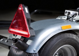 Nowoczesne oświetlenie na przyczepie do motocykla for-one